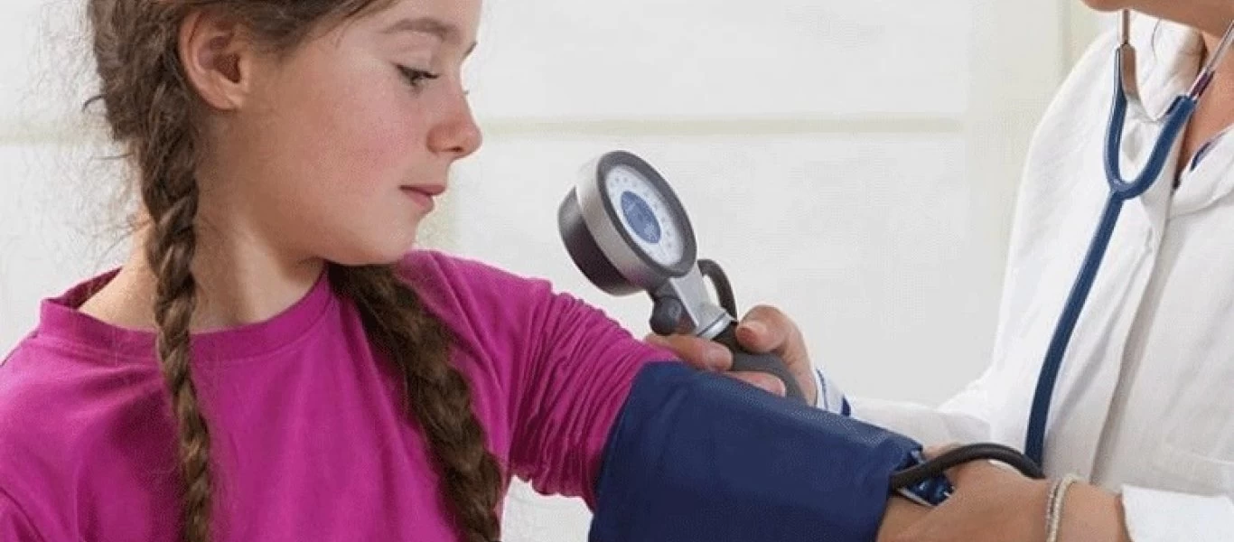 Παιδική υπέρταση: Από ποια ηλικία πρέπει να μετριέται η πίεση των παιδιών;